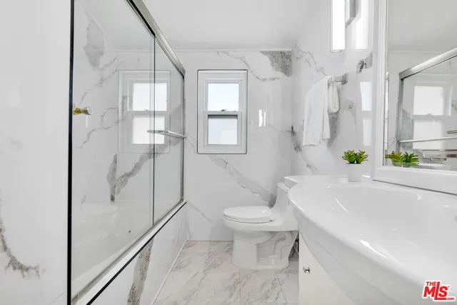 $4,189,000 | 418 North Bowling Green Way, Los Angeles, CA 90049