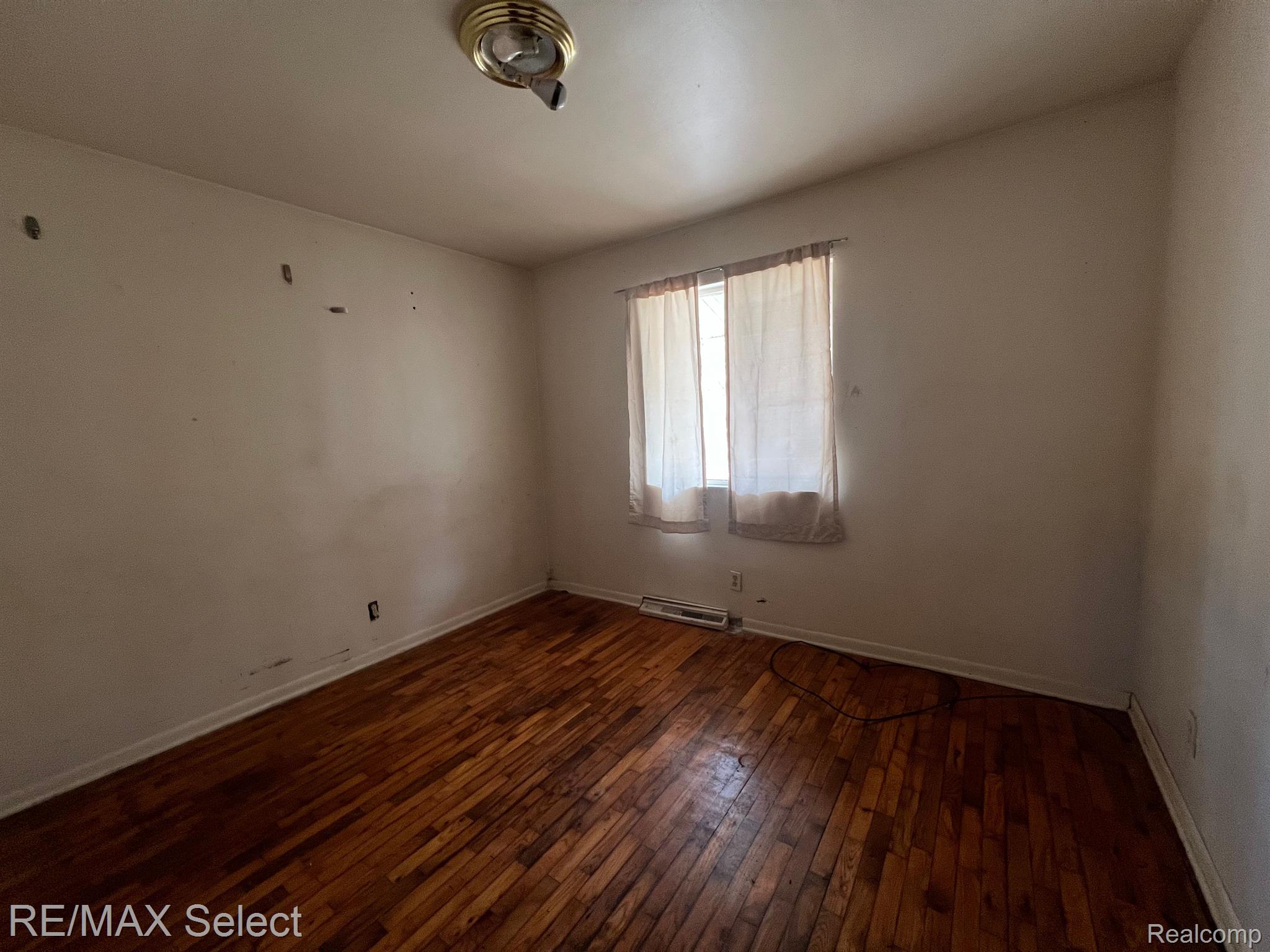 3211 South Center Road Burton, MI 48519 - Photo 13 of 30 Gallery Image 13