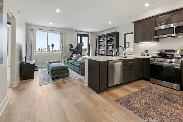 $895,000 | 402 West Grand Avenue, Unit 401, Grover Beach, CA 93433