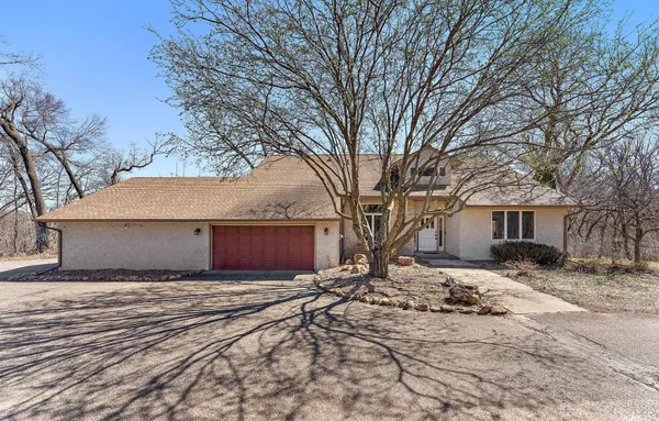 $935,000 | 8920 80th Street North, Stillwater, MN 55082