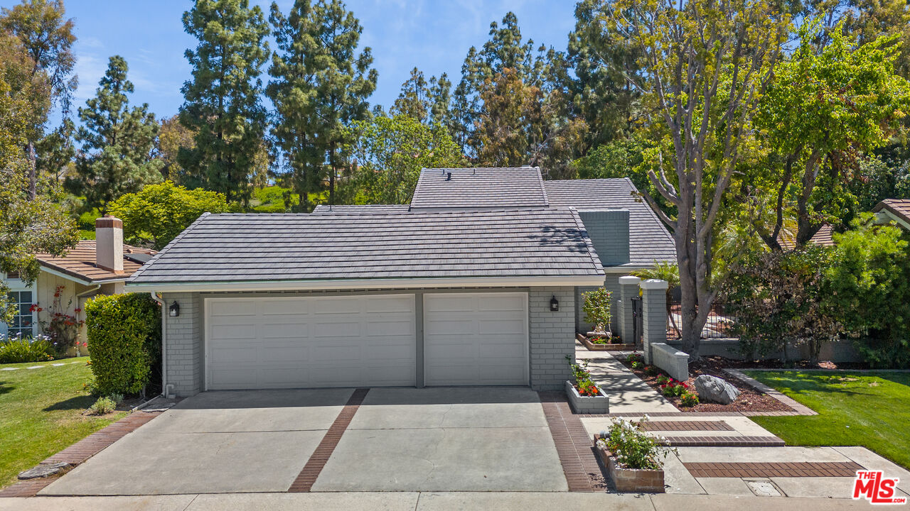 19 Rippling Streme Irvine, CA 92603 - Photo 3 of 69