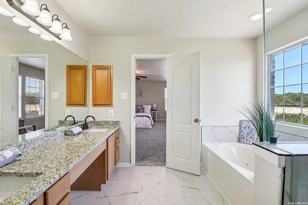 $499,000 | 530 Mesa Loop, San Antonio, TX 78258