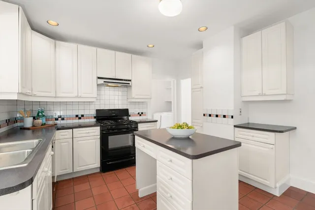 $1,295,000 | 10 Higgins Street, Newton, MA 02466