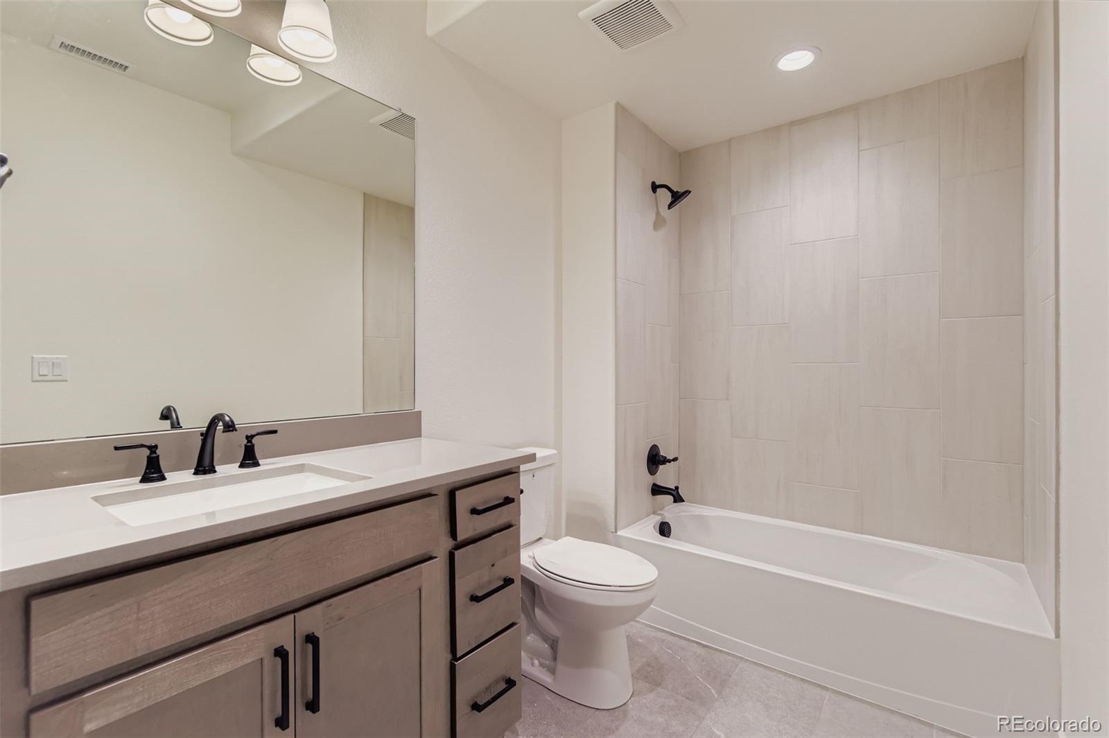 8942 South Riviera Way Aurora, CO 80016 - Photo 22 of 29