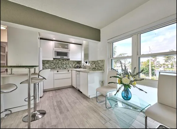 $310,000 | 1043 Hillsboro Mile, Unit 21C, Hillsboro Beach, FL 33064