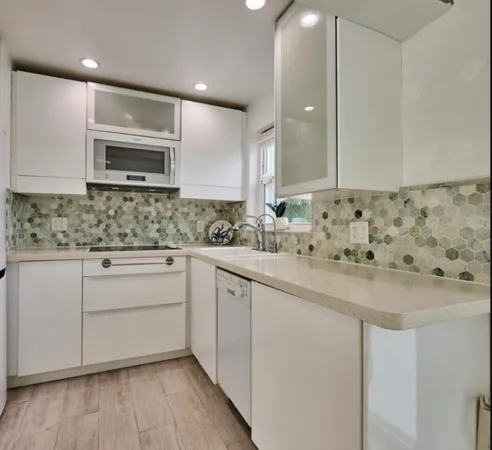 $310,000 | 1043 Hillsboro Mile, Unit 21C, Hillsboro Beach, FL 33064