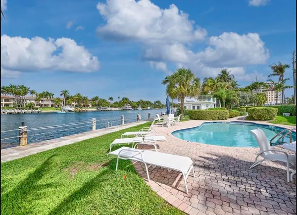 $310,000 | 1043 Hillsboro Mile, Unit 21C, Hillsboro Beach, FL 33064