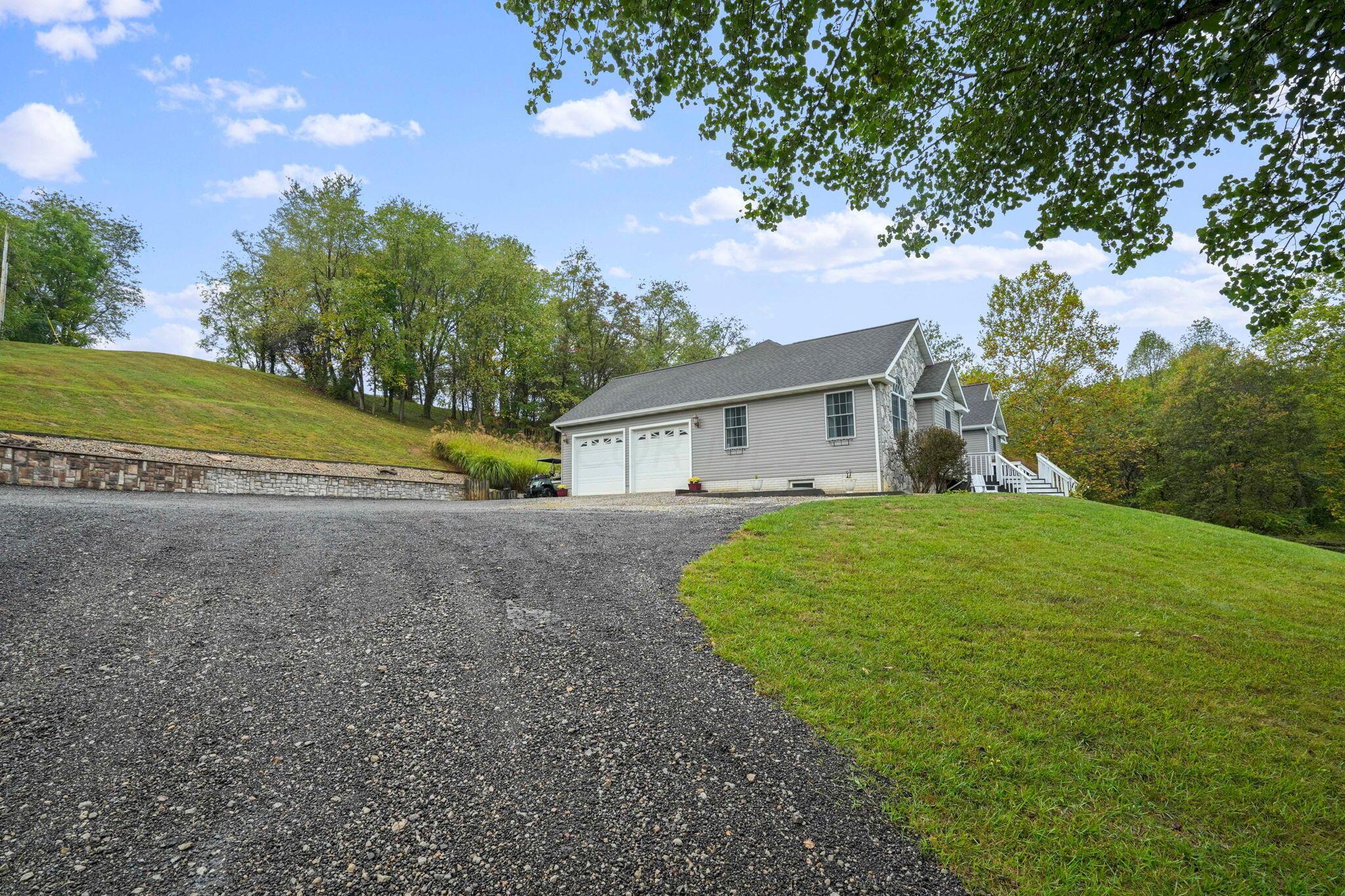 2336 McDonald Road Southwest Lancaster, OH 43130 - Photo 54 of 57 2-car attached garage, large parking