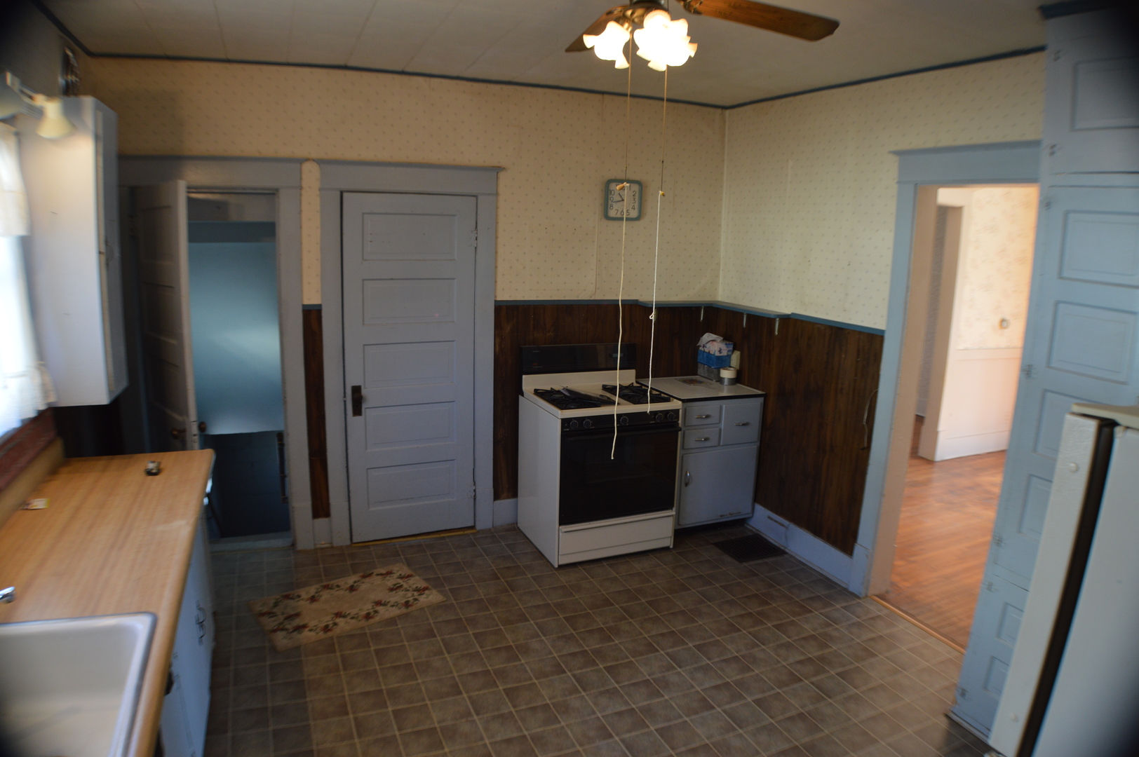 902 North 10th Street Rochelle, IL 61068 - Photo 11 of 24