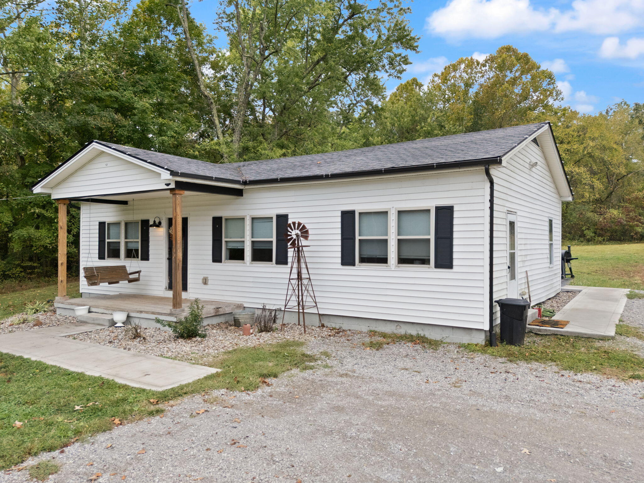 637 College Hill Road Waco, KY 40385 - Photo 2 of 63 36-web-or-mls-DJI_20250924172638_0411_D