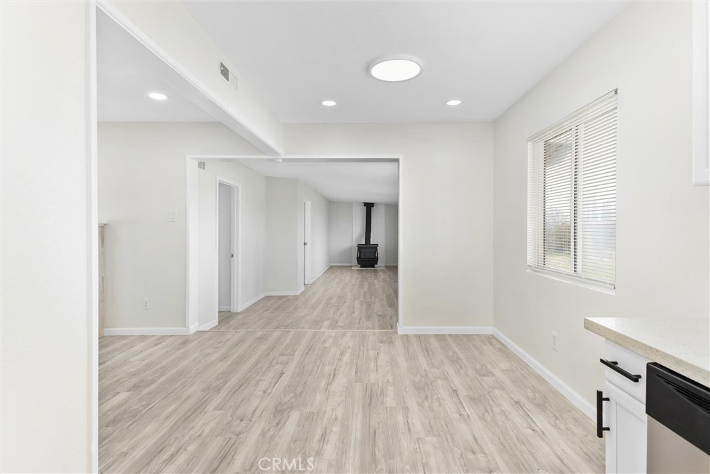 15944 Wintun Road Apple Valley, CA 92307 - Photo 11 of 53 Breakfast nook