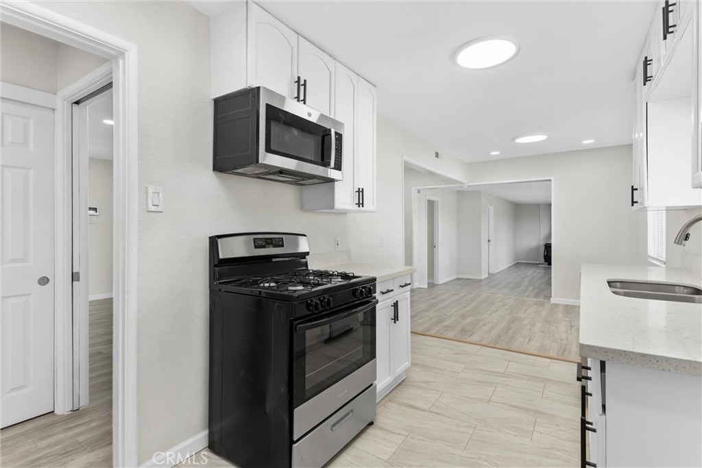 15944 Wintun Road Apple Valley, CA 92307 - Photo 14 of 53