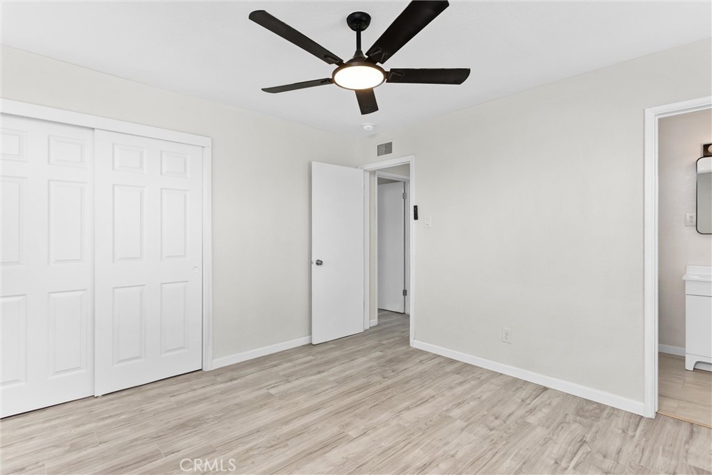 15944 Wintun Road Apple Valley, CA 92307 - Photo 26 of 53 Primary Ensuite Bedroom