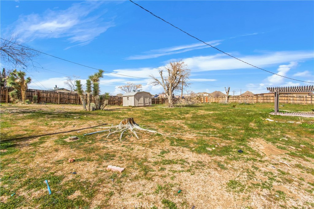 15944 Wintun Road Apple Valley, CA 92307 - Photo 31 of 53 Backyard