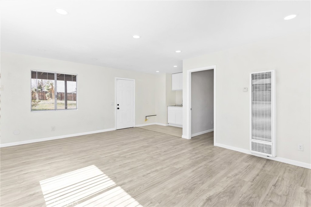 15944 Wintun Road Apple Valley, CA 92307 - Photo 35 of 53 ADU Living Room