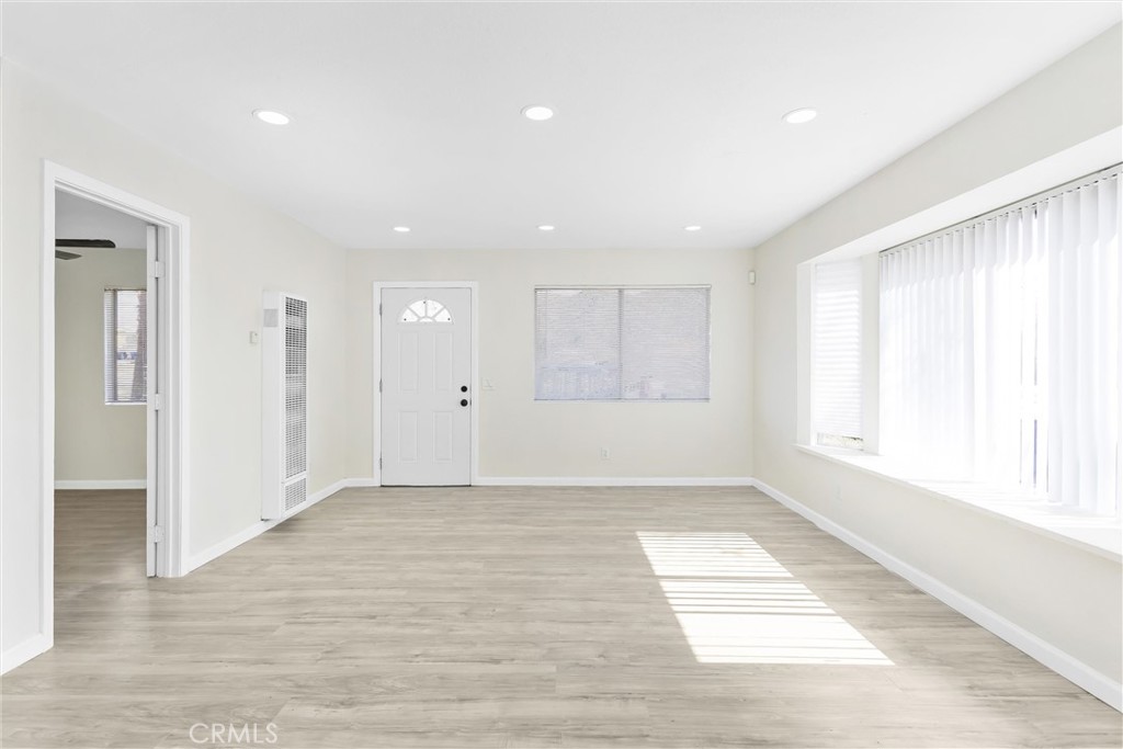 15944 Wintun Road Apple Valley, CA 92307 - Photo 36 of 53 ADU Living Room