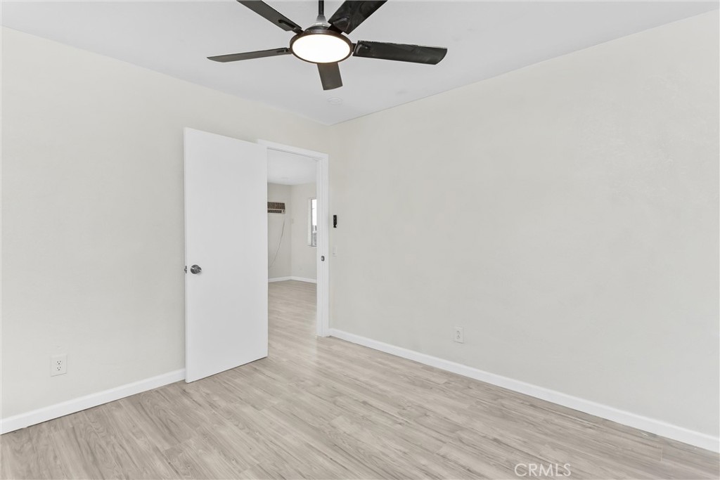 15944 Wintun Road Apple Valley, CA 92307 - Photo 39 of 53 ADU Ensuite Bedroom