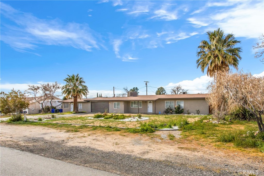 15944 Wintun Road Apple Valley, CA 92307 - Photo 5 of 53