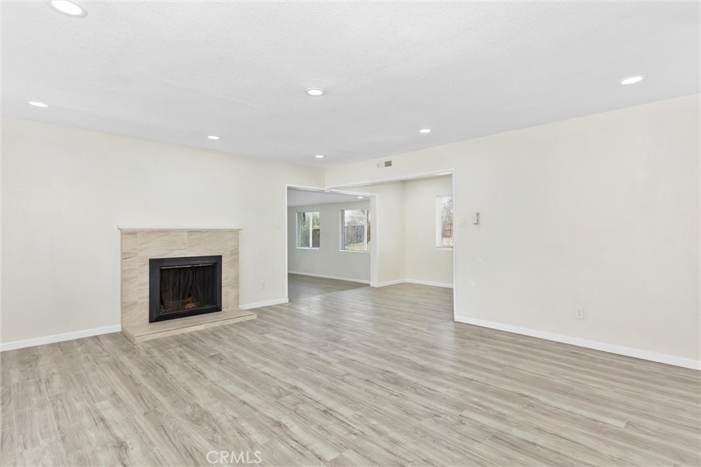 15944 Wintun Road Apple Valley, CA 92307 - Photo 8 of 53 Living room