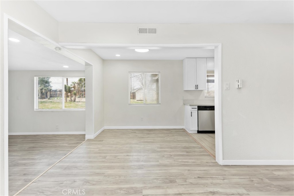 15944 Wintun Road Apple Valley, CA 92307 - Photo 10 of 53 Breakfast nook