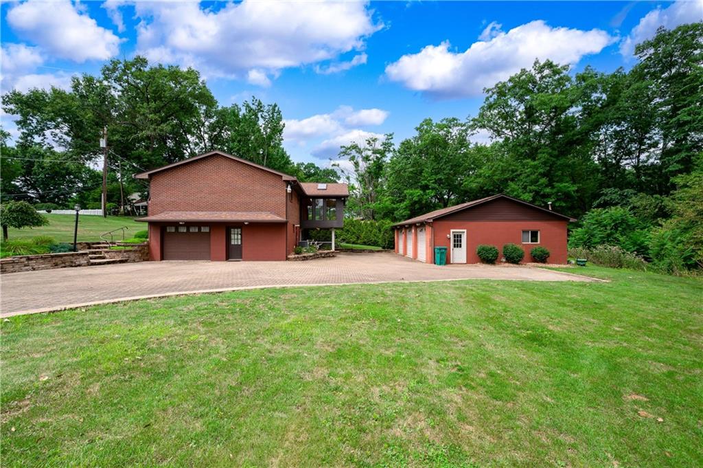 112 Philmar Drive Butler, PA 16002 - Photo 3 of 35