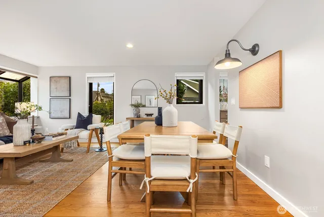 $700,000 | 2101 Nob Hill Avenue North, Unit 1B, Seattle, WA 98109