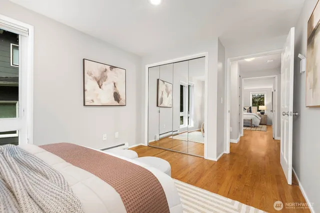 $700,000 | 2101 Nob Hill Avenue North, Unit 1B, Seattle, WA 98109