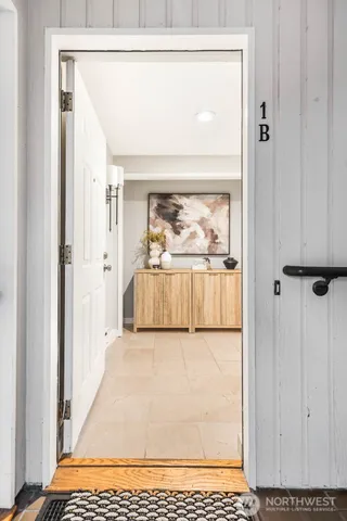 $700,000 | 2101 Nob Hill Avenue North, Unit 1B, Seattle, WA 98109