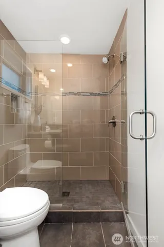 $700,000 | 2101 Nob Hill Avenue North, Unit 1B, Seattle, WA 98109