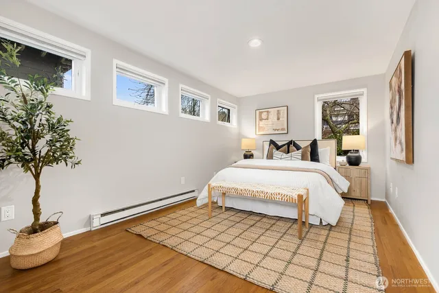 $700,000 | 2101 Nob Hill Avenue North, Unit 1B, Seattle, WA 98109