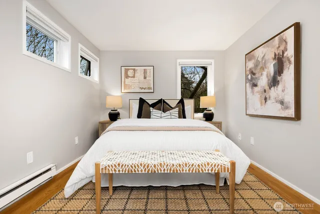 $700,000 | 2101 Nob Hill Avenue North, Unit 1B, Seattle, WA 98109