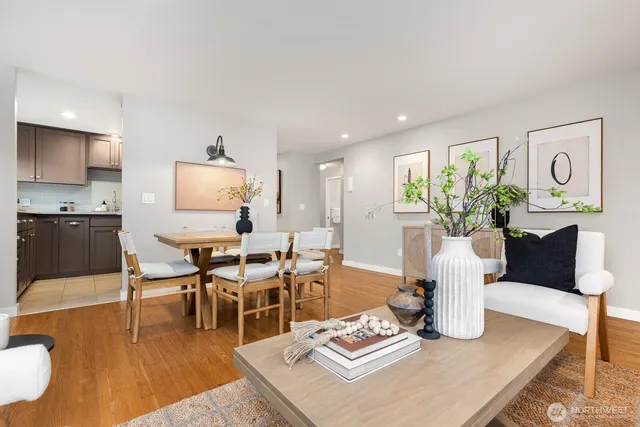 $700,000 | 2101 Nob Hill Avenue North, Unit 1B, Seattle, WA 98109