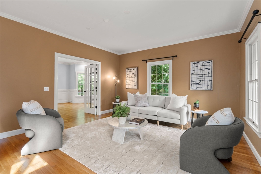 28 York Road Wayland, MA 01778 - Photo 5 of 41