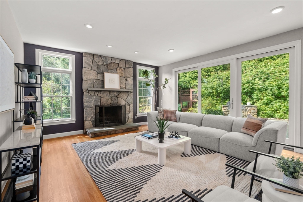 28 York Road Wayland, MA 01778 - Photo 7 of 41