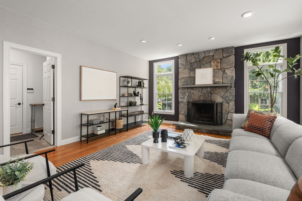 28 York Road Wayland, MA 01778 - Photo 8 of 41
