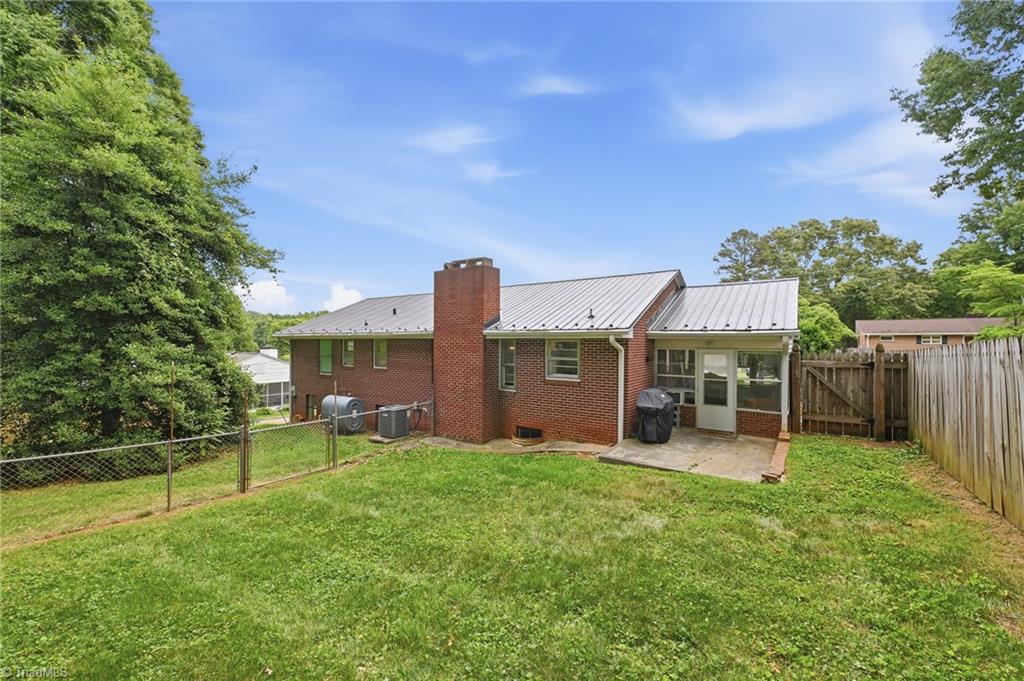 136 Queensbury Road Winston-Salem, NC 27104 - Photo 24 of 26