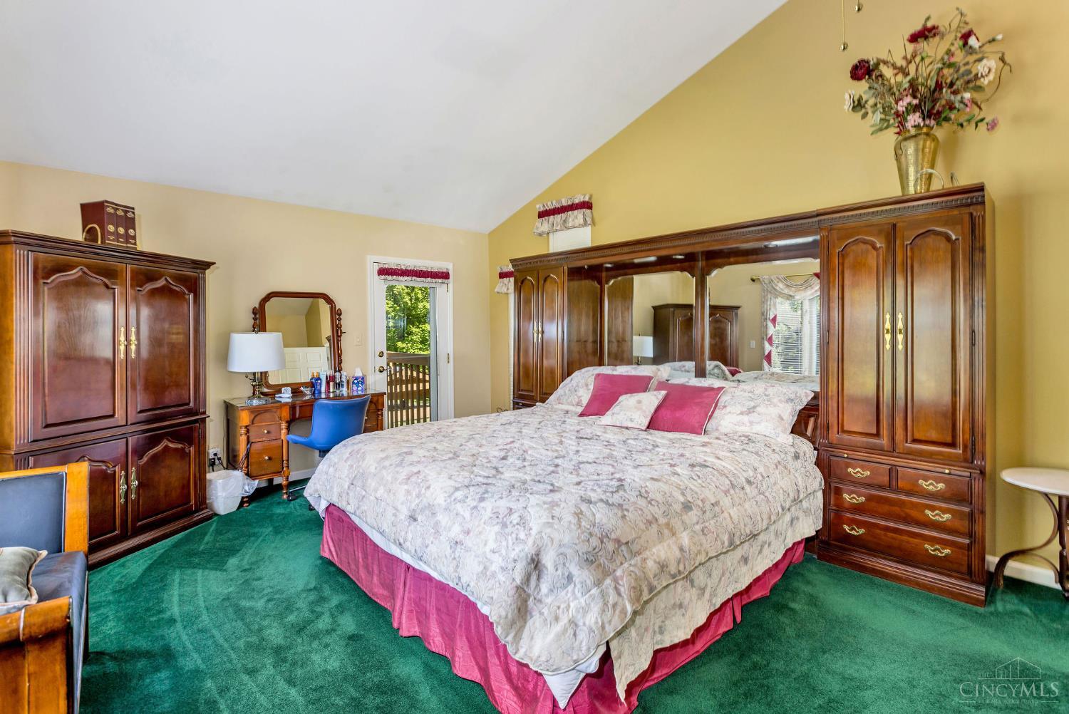 4885 Beechwood Road Cincinnati, OH 45244 - Photo 33 of 51