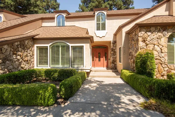 $985,000 | 925 Scenic Court, Modesto, CA 95355