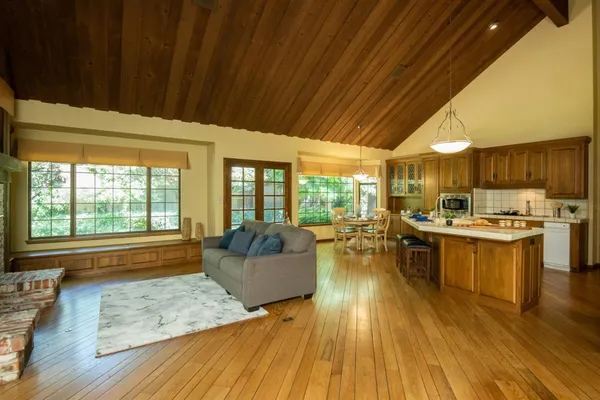 $985,000 | 925 Scenic Court, Modesto, CA 95355