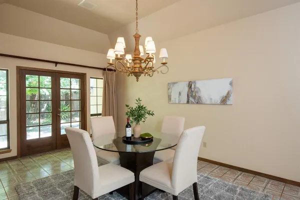 $985,000 | 925 Scenic Court, Modesto, CA 95355