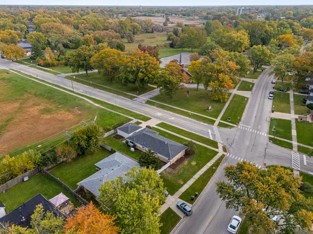 $239,900 | 500 Lakewood Boulevard, Park Forest, IL 60466