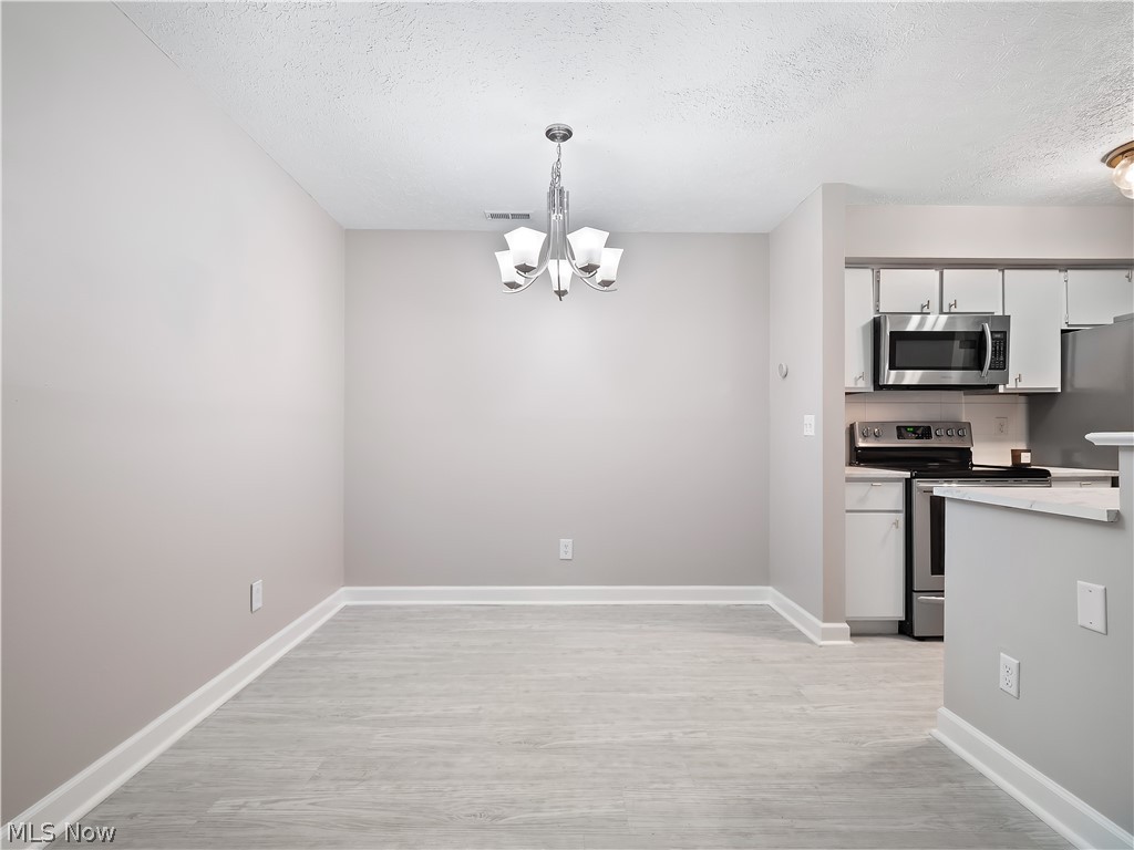 28300 Detroit Road, Unit D3 Westlake, OH 44145 - Photo 14 of 37 Dining area