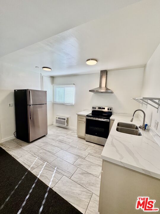 7524 Sepulveda Boulevard, Unit 206 Van Nuys, CA 91405 - Photo 5 of 9