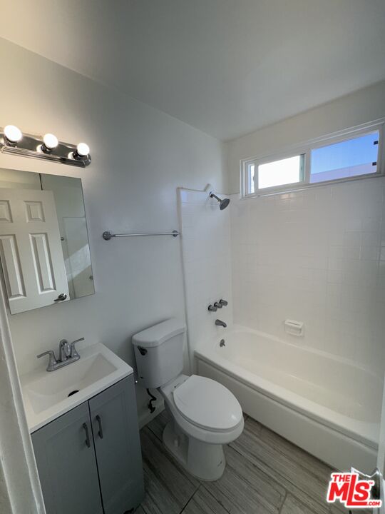 7524 Sepulveda Boulevard, Unit 206 Van Nuys, CA 91405 - Photo 7 of 9