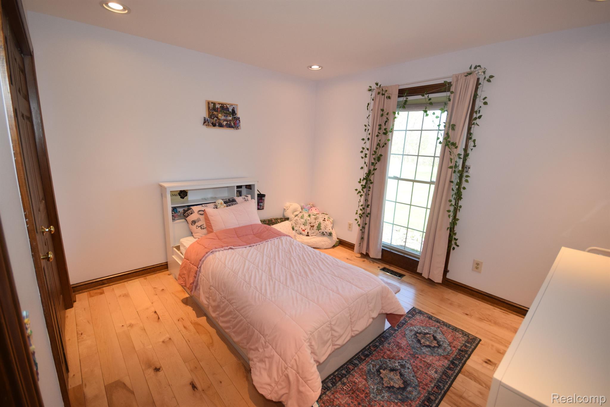 1525 Reid Road Flint, MI 48507 - Photo 18 of 41 Gallery Image 18