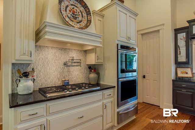 32576 Whimbret Way Daphne, AL 36527 - Photo 13 of 25 Gas Cooktop, Custom Cabinetry, Pot Filler, Tile Backsplash, Warming Drawer