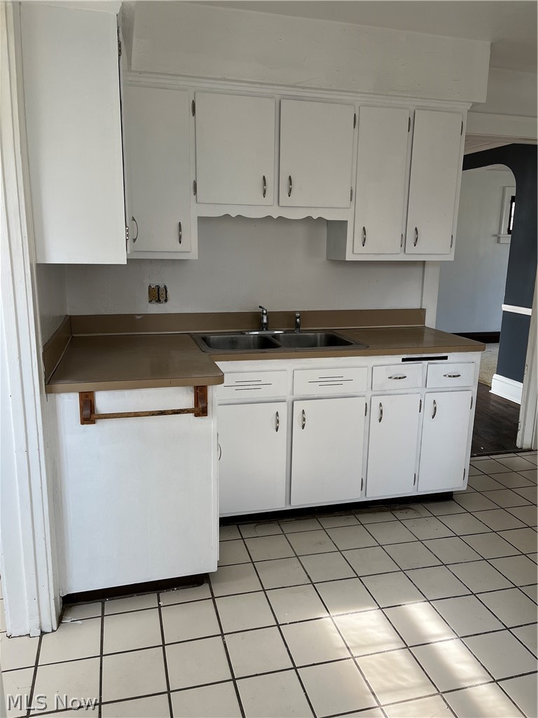4306 Ardmore Road South Euclid, OH 44121 - Photo 6 of 26
