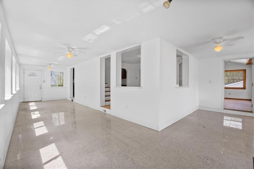 514 Hulton Road Verona, PA 15147 - Photo 4 of 25 Gallery Image 4