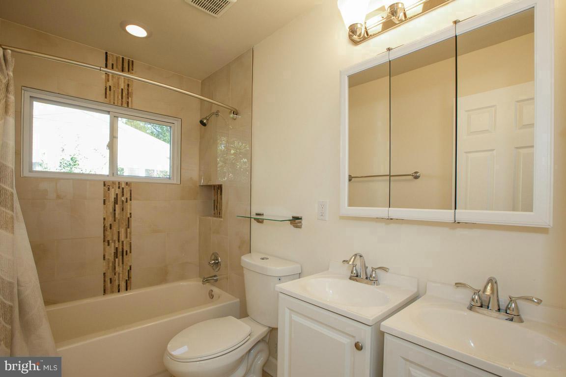 5922 Charnwood Road Catonsville, MD 21228 - Photo 2 of 24 Gallery Image 2