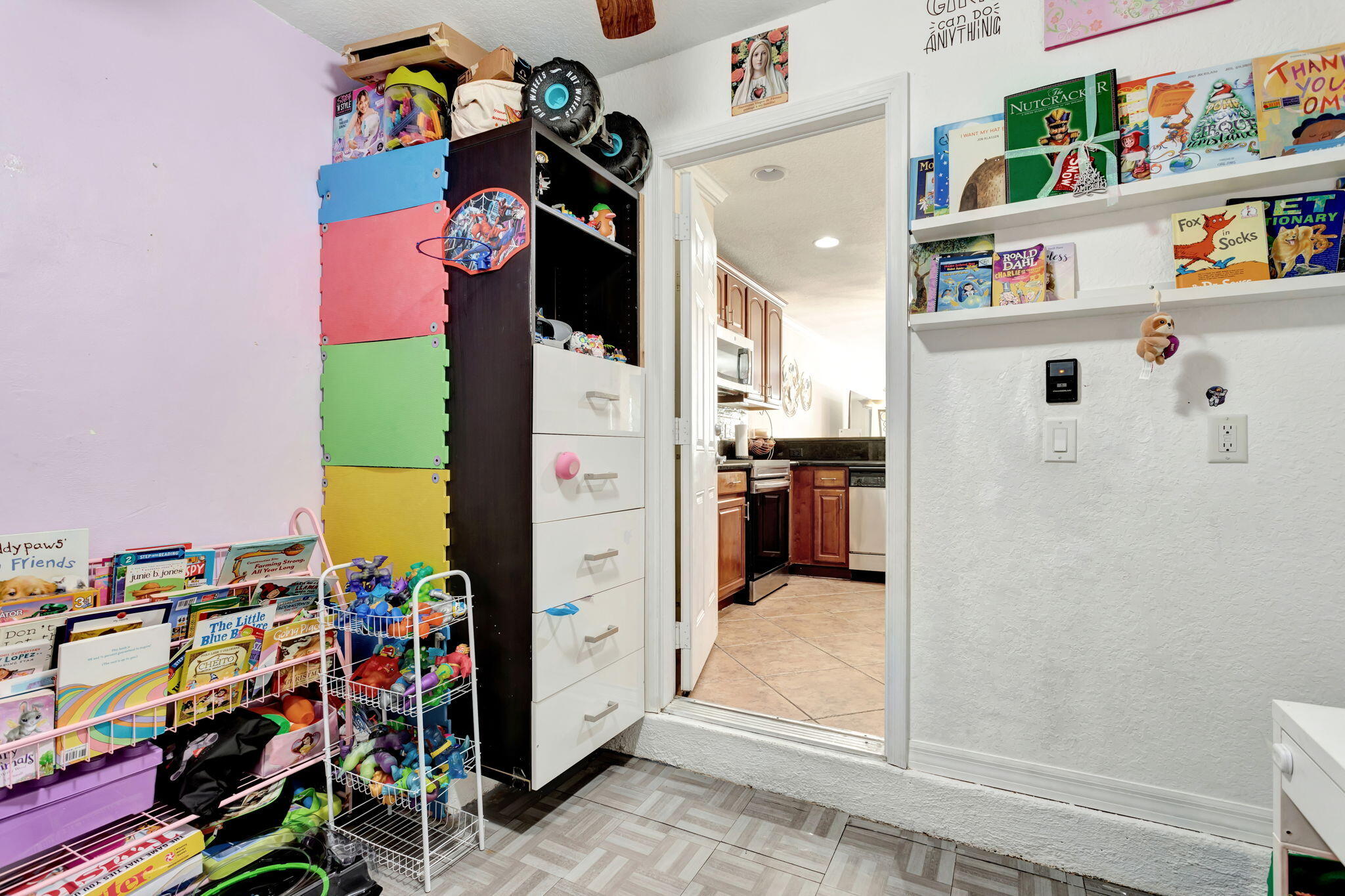 5904 Royal Way Fort Lauderdale, FL 33321 - Photo 11 of 36 11-web-or-mls-001L5652